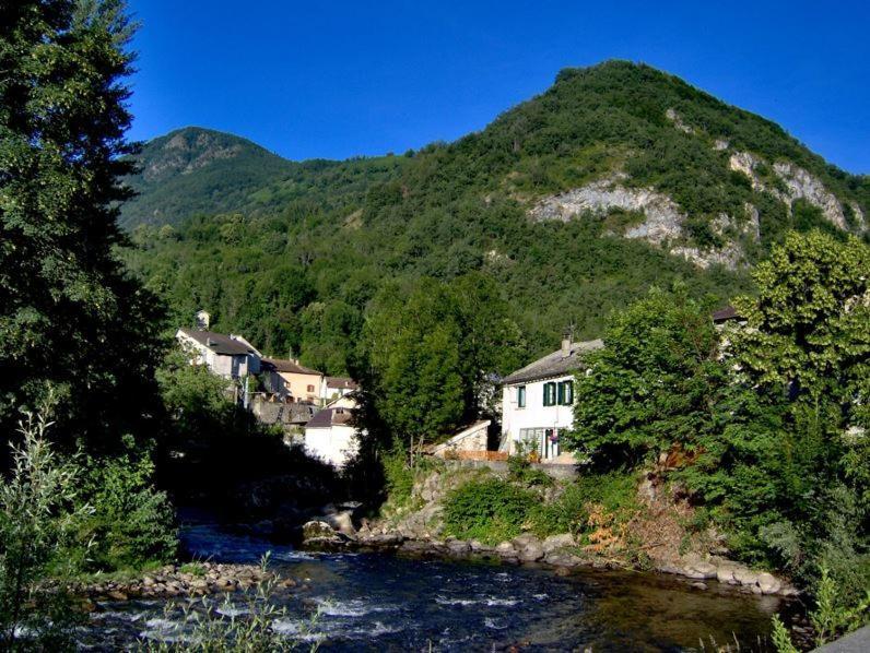 Gite Du Grand Taichou Luzenac Exterior photo